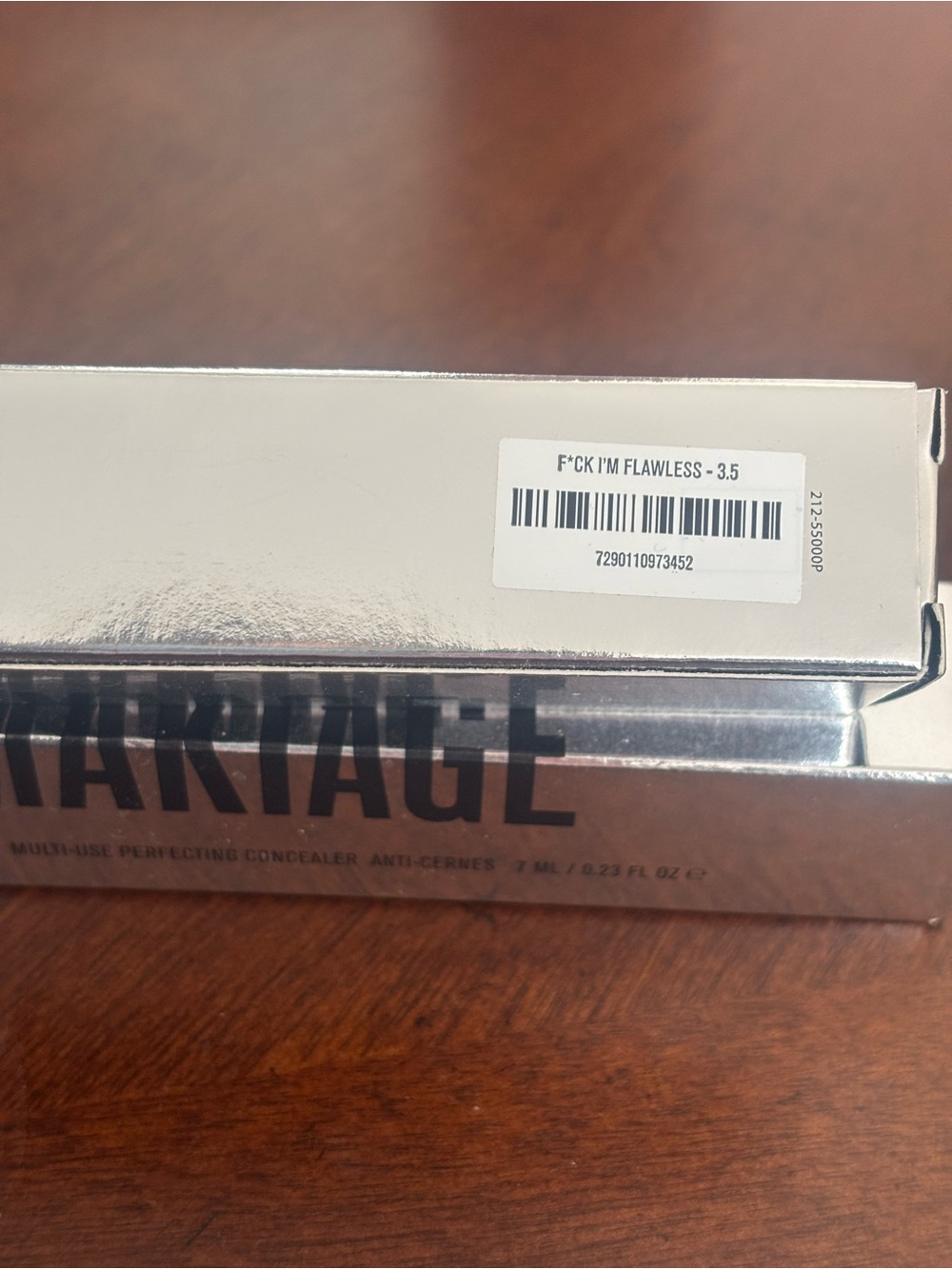IL MAKIAGE Silver Metallic Concealer Boxes - Picture 3 of 5